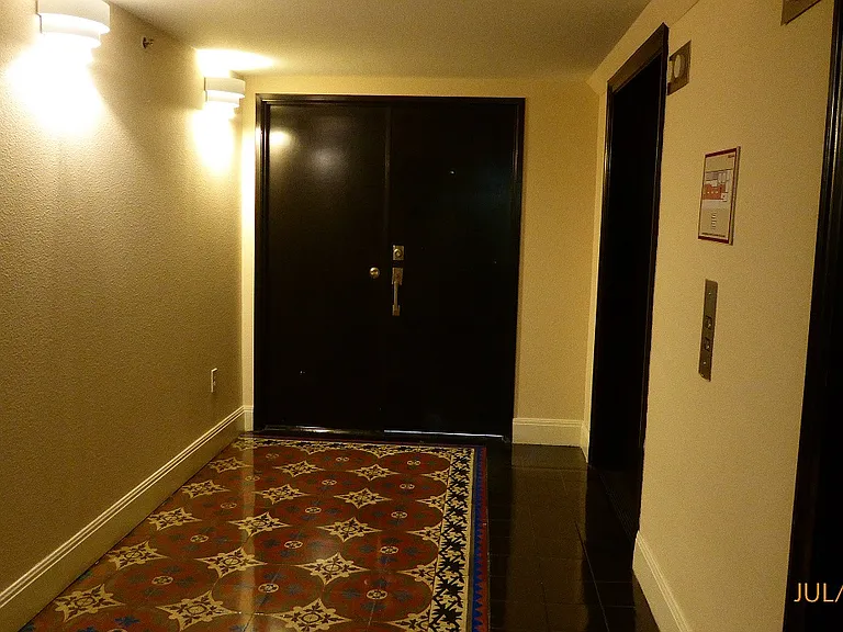 Brady Tower — Photo 51