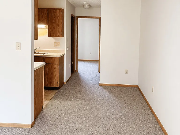 403 Iowa St — Photo 3