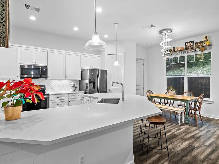 706 Stow Dr — Photo 17