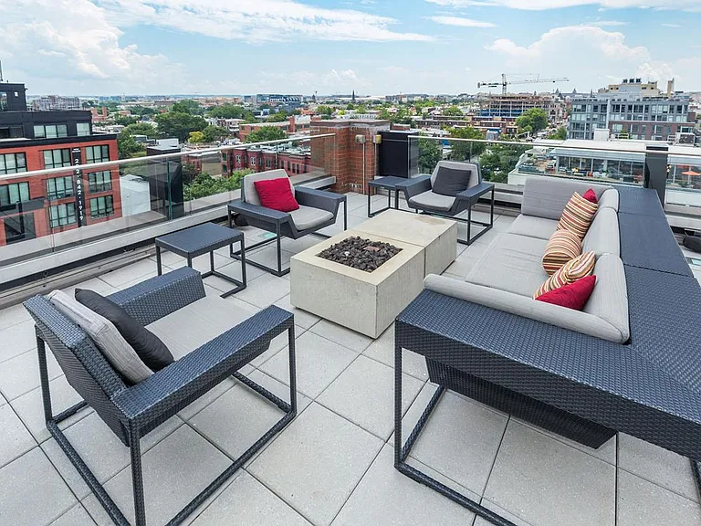 Rooftop Lounge
