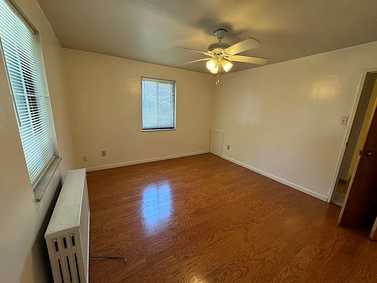 819 College Avenue — Photo 48