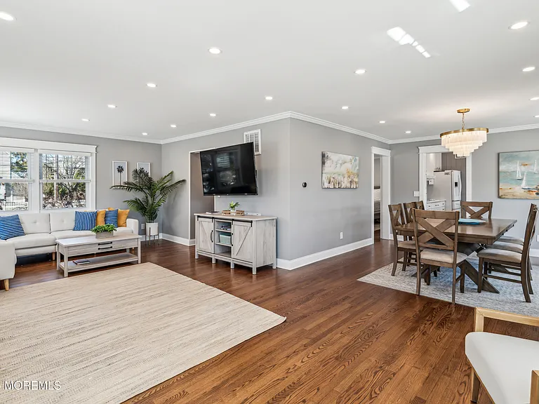 242 Curtis Point Dr — Photo 10