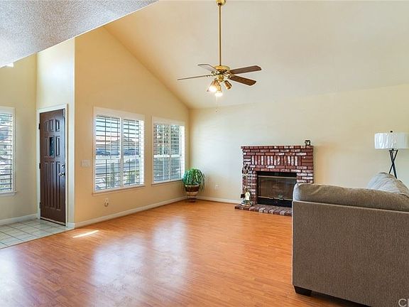 4th image of 16848 Robin Ln