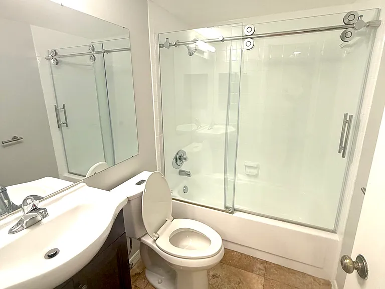 201 W Laurel St #708 — Photo 1