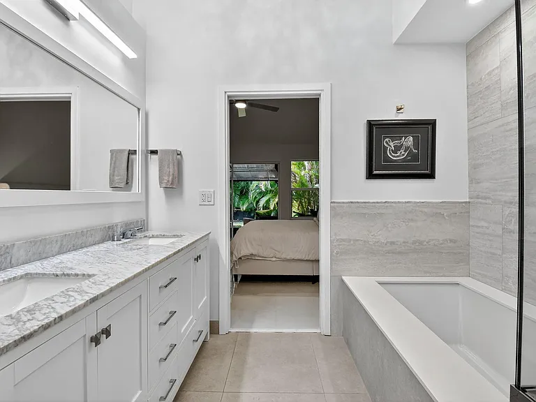 2218 NW 52nd St — Photo 18