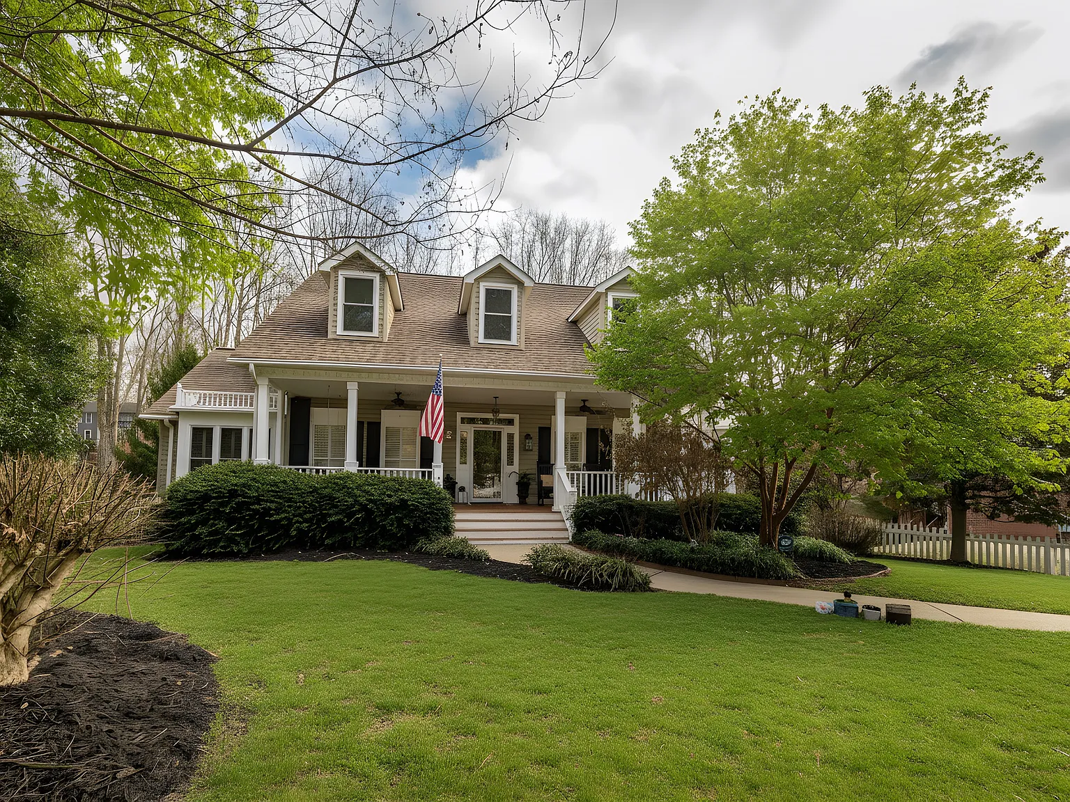 5 bed, 3.5 bath, 4028 sqft, $5,950 — Photo 2