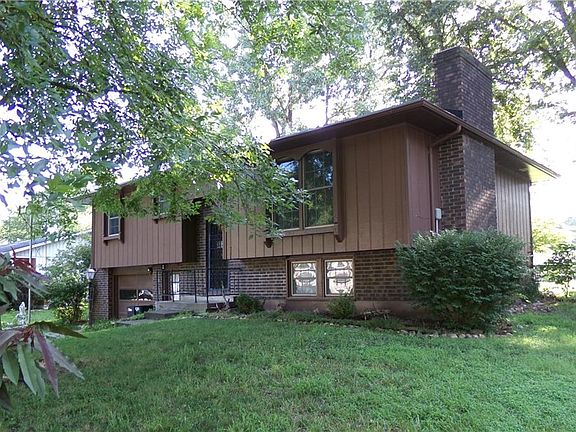 2nd image of 1403 Ridgeway Dr