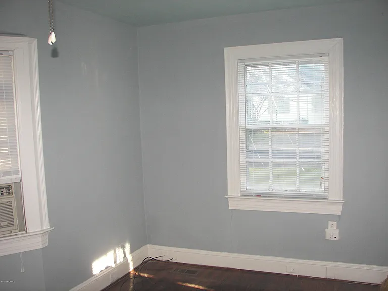 301 S Harding St — Photo 3