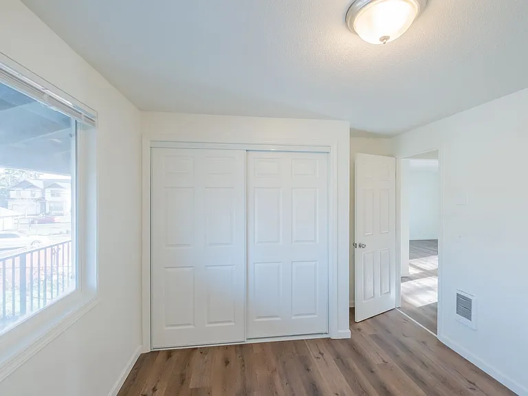 544-Parkside — Photo 28