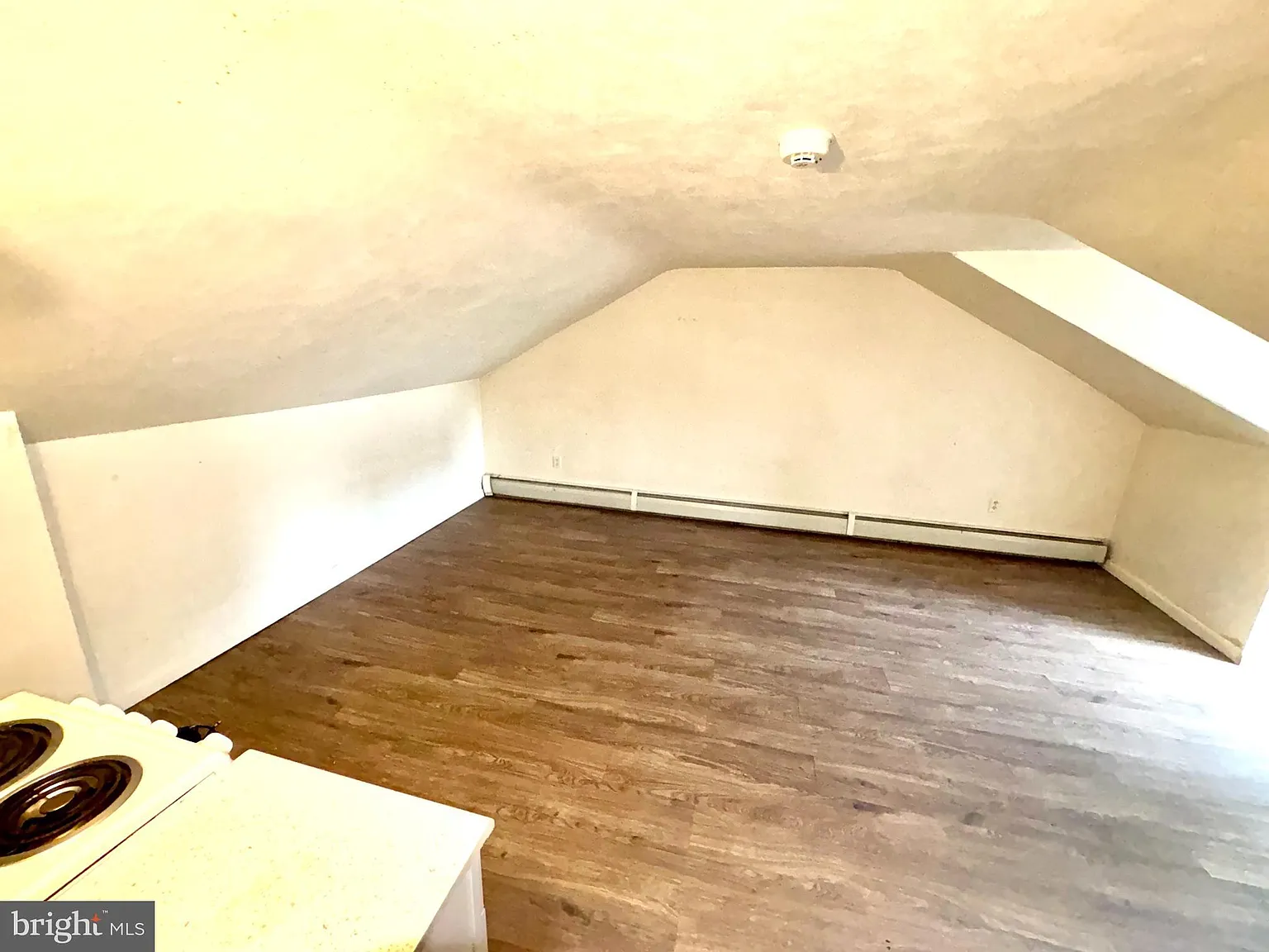 1 bed, 5918 sqft, $900 — Photo 4