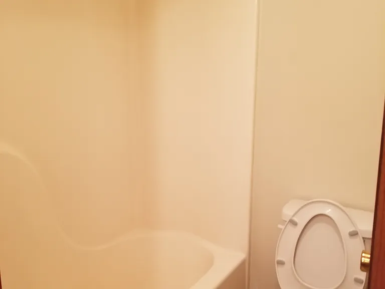 private bathroom A