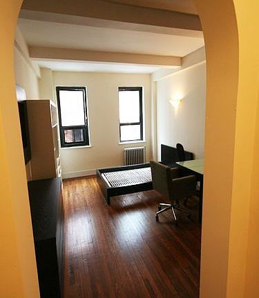 5th image of 11 Waverly Pl APT 6b