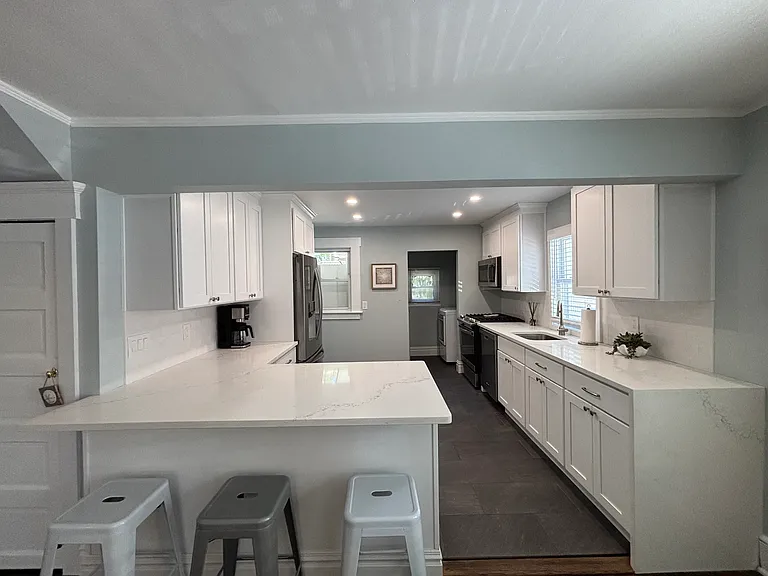 304 14th Ave — Photo 2