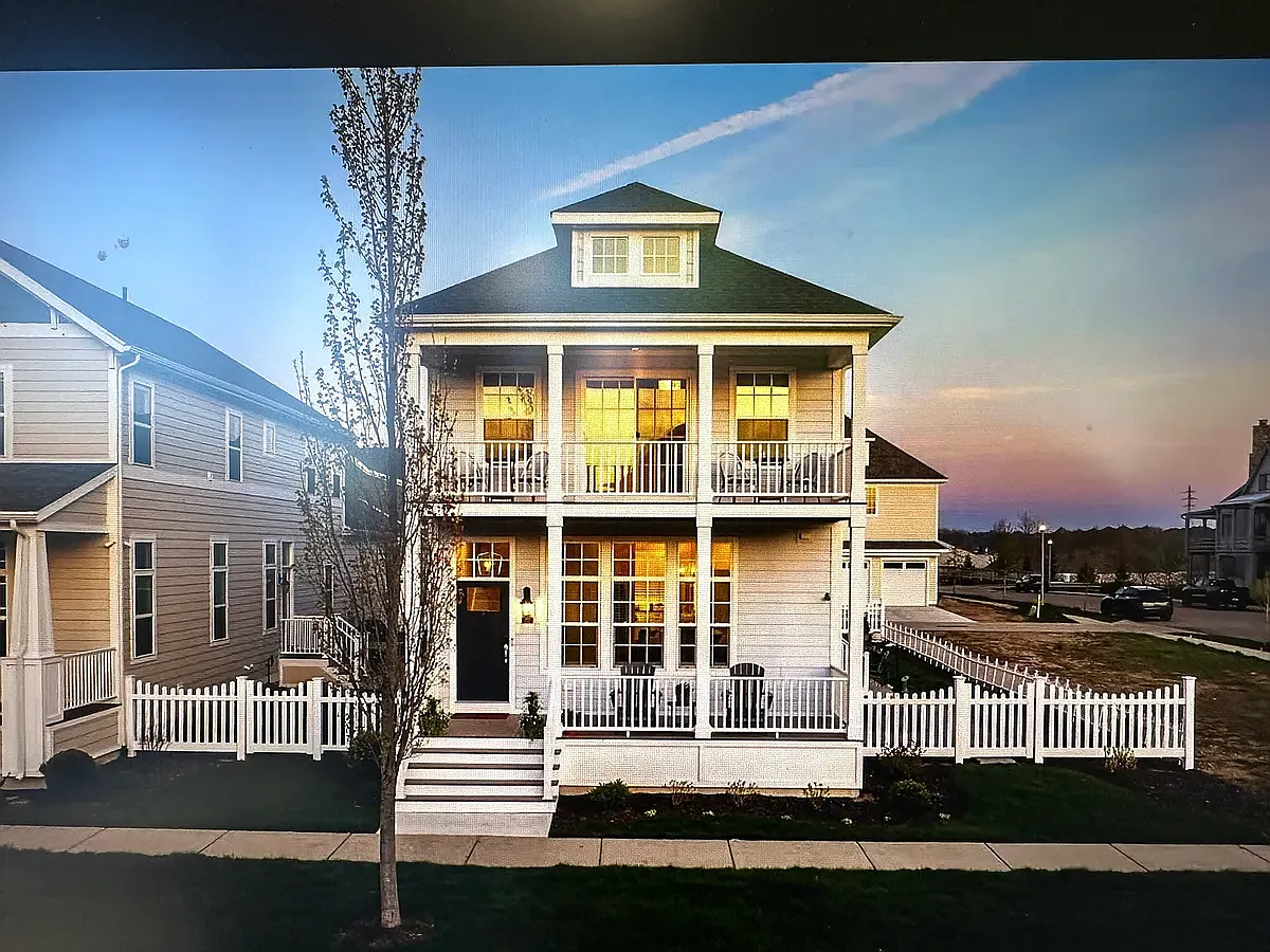 4 bed, 2.5 bath, 2100 sqft, $4,200 — Photo 1