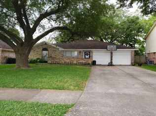 16110 Thunderbay Dr, Houston, TX 77062