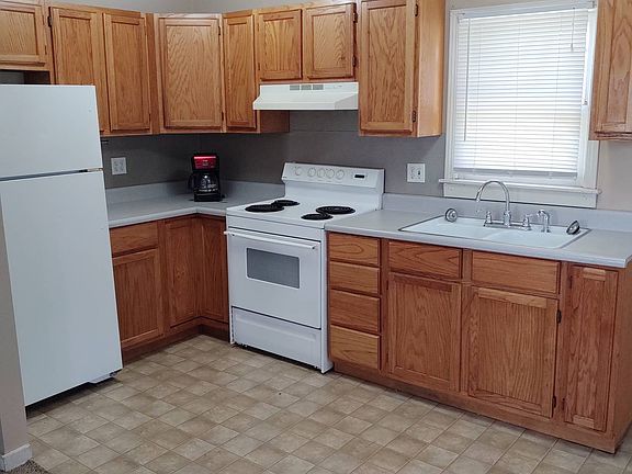 5th image of 732 1/2 Sheridan St