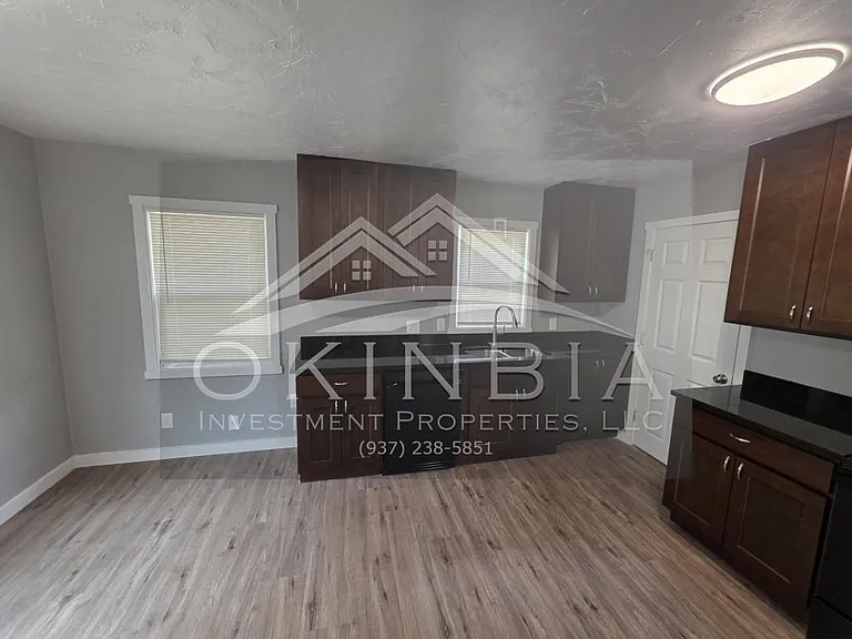 1402 N Euclid Ave — Photo 8