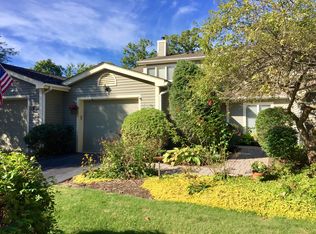 3 Stone Row Ln, Oak Ridge, NJ 07438