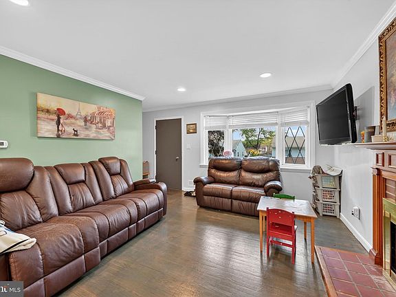 3rd image of 5809 Park Rd
