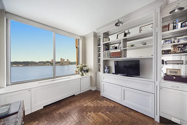 Sold by Stribling | media 35