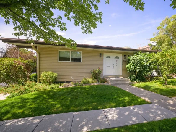 4533 S Tanglewood Dr E, Salt Lake City, UT 84117