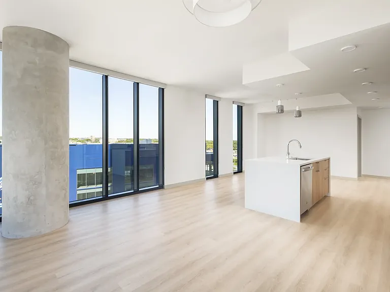 649 Sabine St #808 — Photo 5