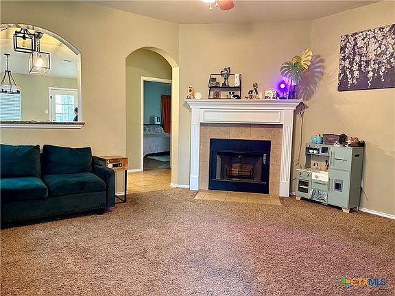 3rd image of 4802 Green Meadow St