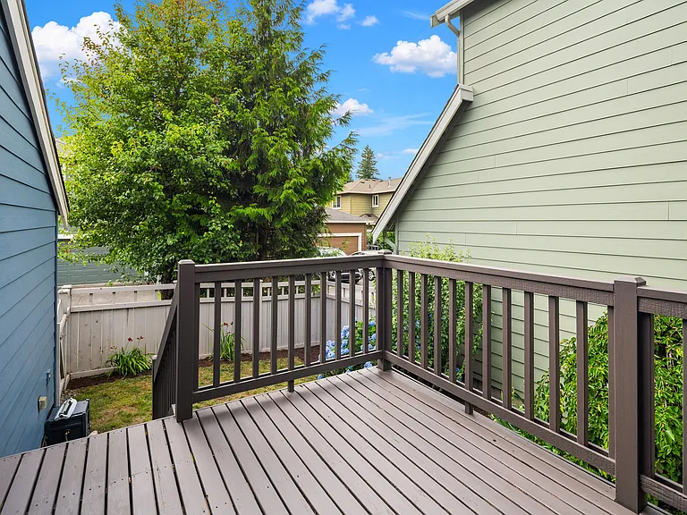 Fully fence private yard + deck