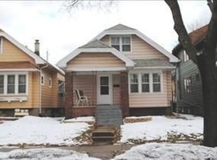 2060 S 71st St, West Allis, WI 53219