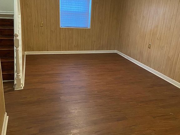 Family Room 10' X 20'.