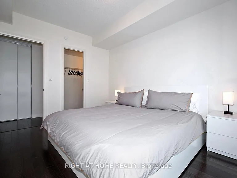 460 Adelaide St E #525 — Photo 16
