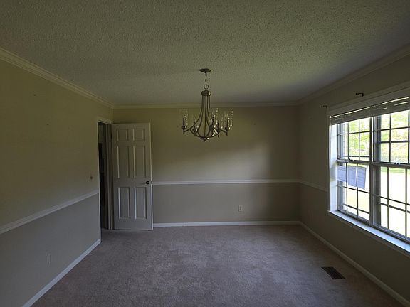 2nd image of 1811 Olive Ave