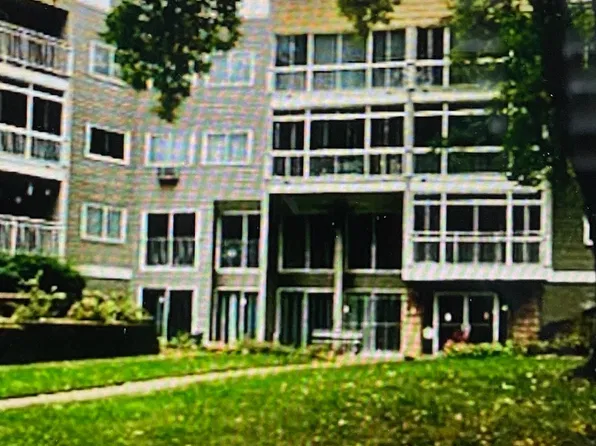 135 Viking Dr E APT 117, Little Canada, MN 55117