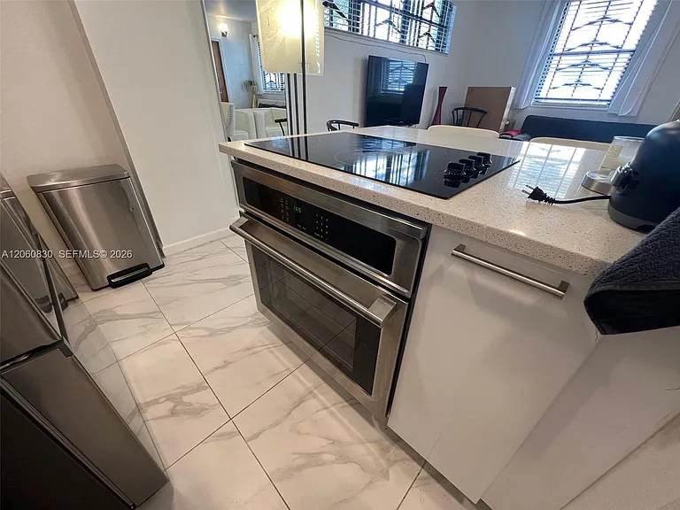 1390 Ocean Dr #101 — Photo 18