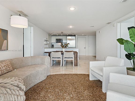 3rd image of 1300 Brickell Bay Dr APT 3604