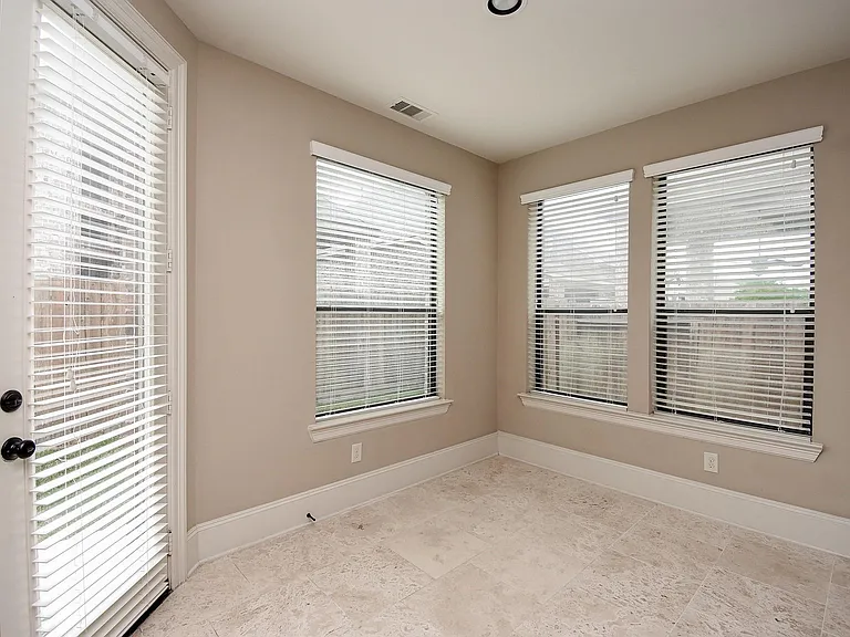 6034 Gracys Landing Ln — Photo 21