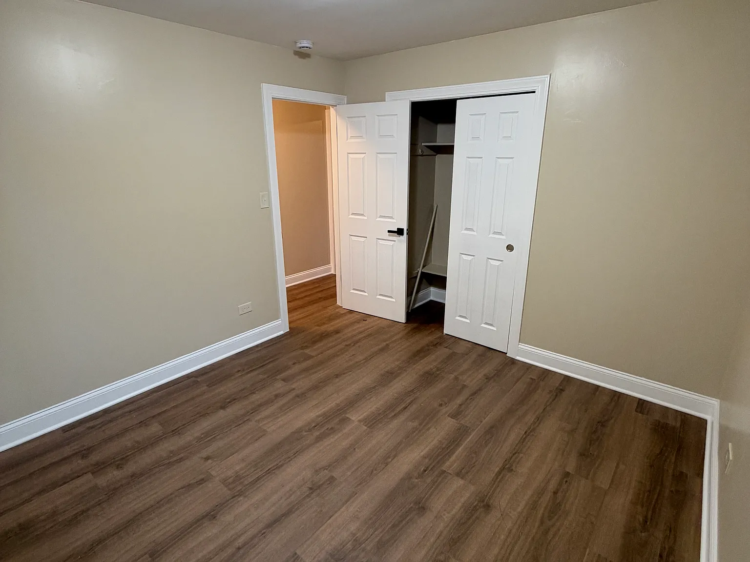 4 bed, 3178 sqft, $800 — Photo 3