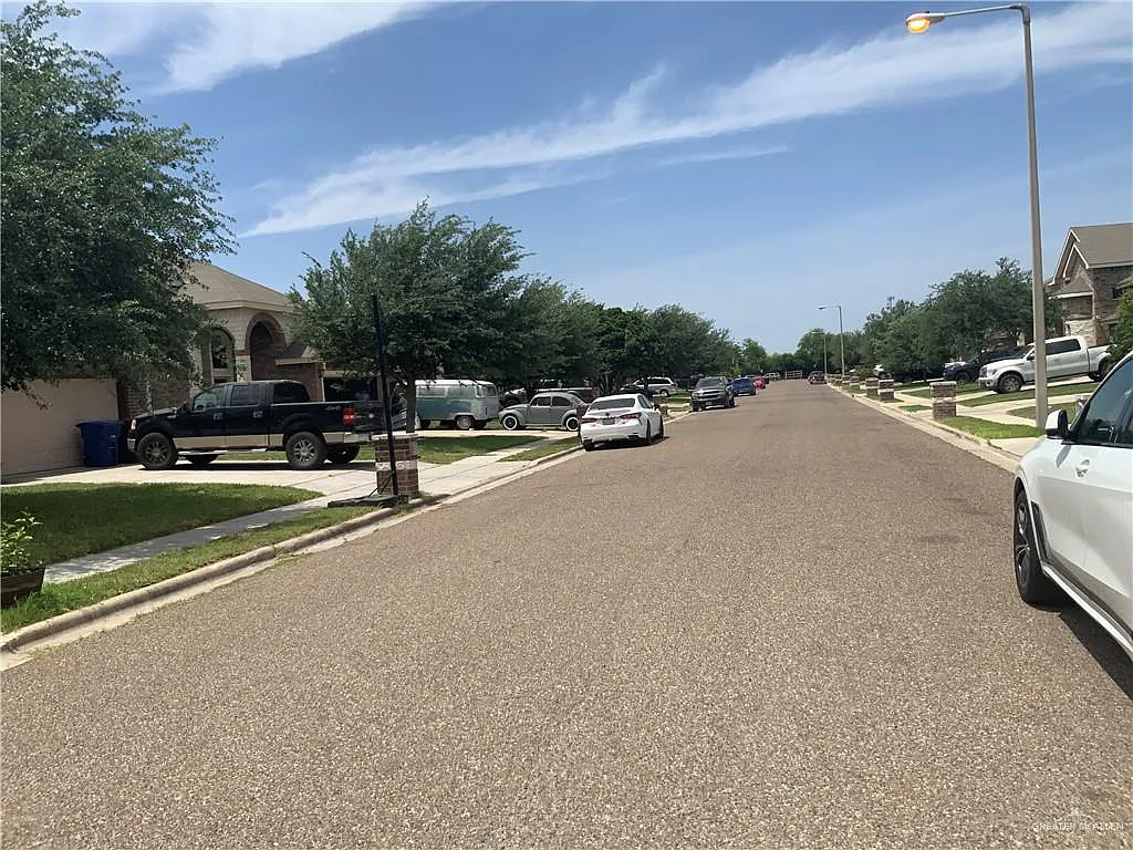 3 bed, 2.0 bath, 1386 sqft, $1,600 — Photo 3