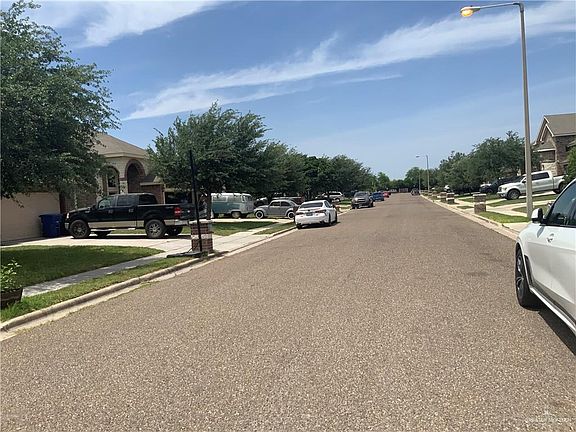 3rd image of 4512 Pelican Ave