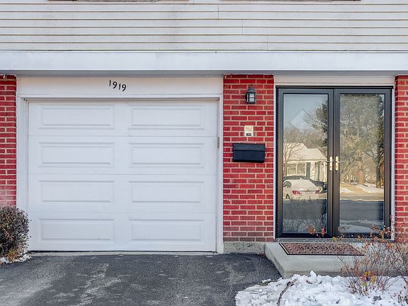 2nd image of 1919 Finchley Ct