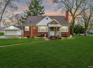 25316 W Chicago St, Redford, MI 48239