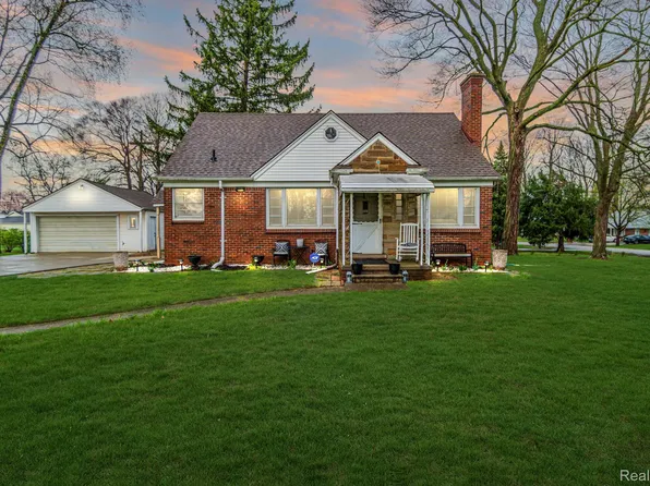 25316 W Chicago St, Redford, MI 48239