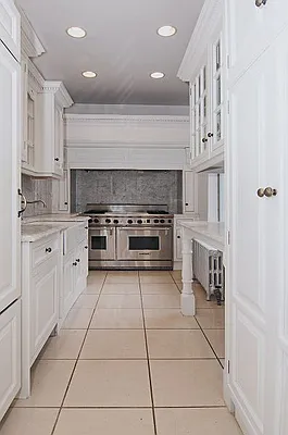 Rented by Perry Associates NYC Inc | media 19