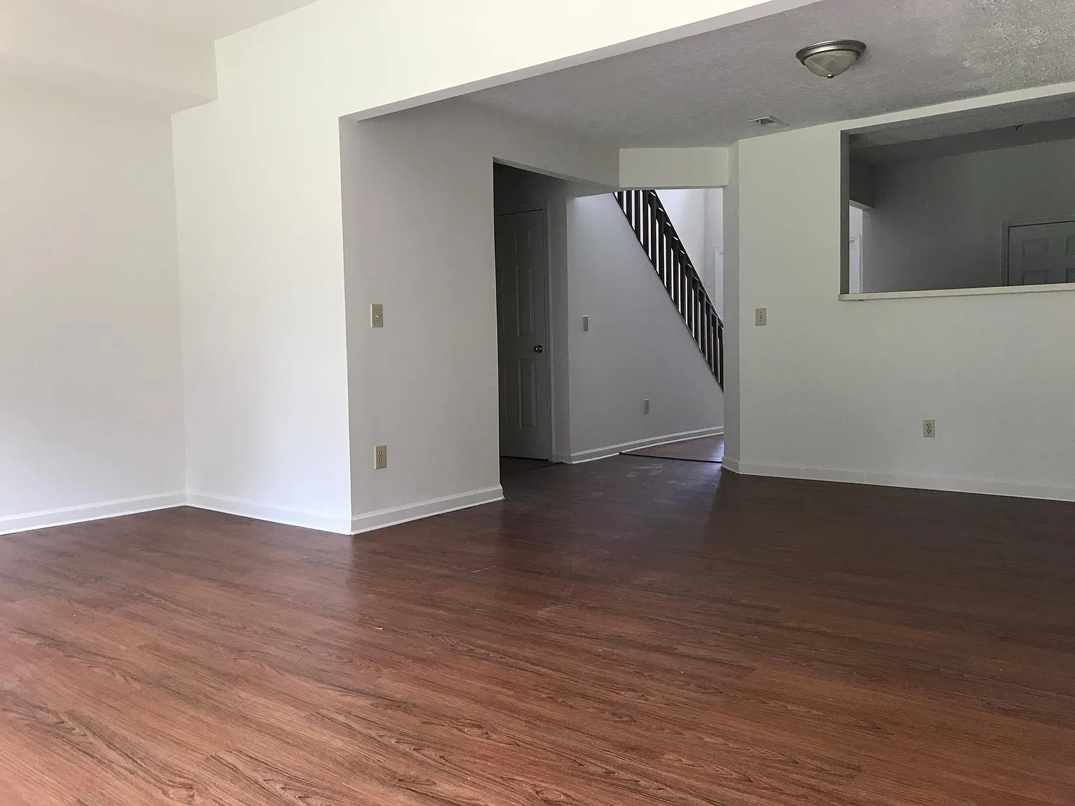 2 bed, 2.5 bath, 1200 sqft, $1,595 — Photo 2