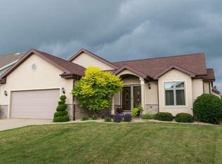 9414 White Fox Ln, Middleton, WI 53562