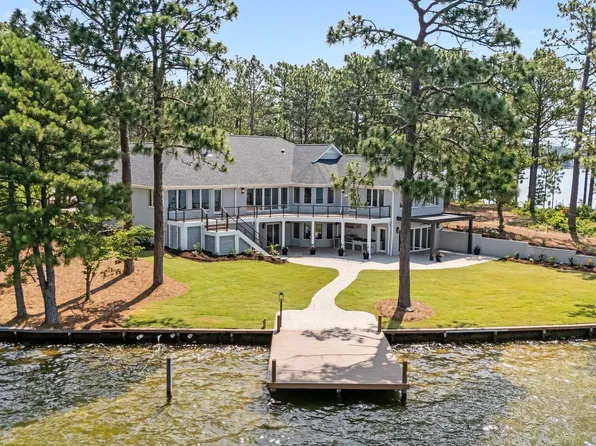 106 Mace Point, West End, NC 27376