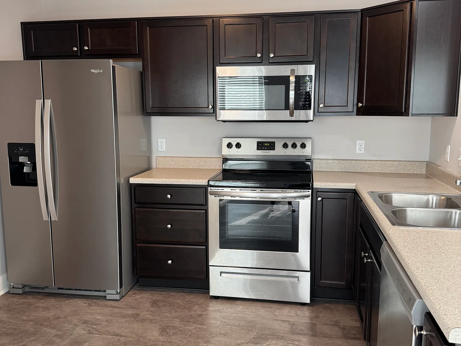 3 bed, 1500 sqft, $1,700 — Photo 4