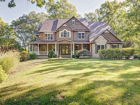 3rd image of 9653 S Stillwater Ln