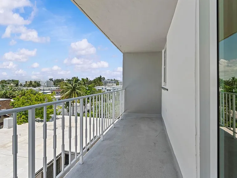 1145 Normandy Dr #505 — Photo 10