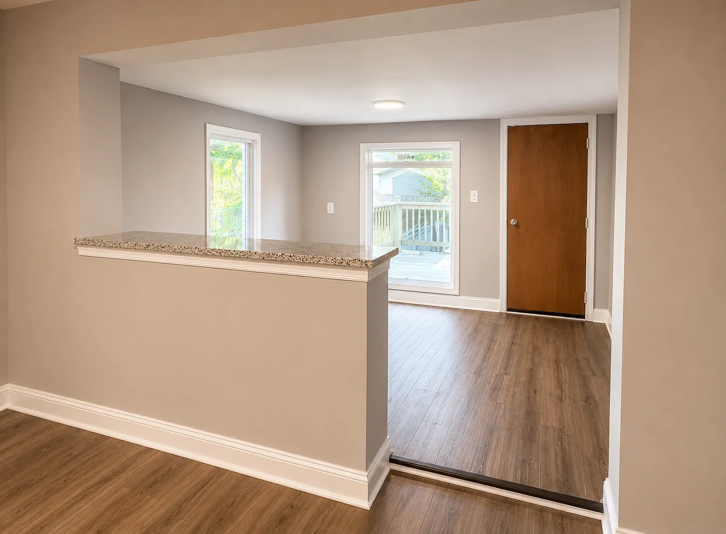 3 bed, 1000 sqft, $1,899 — Photo 4